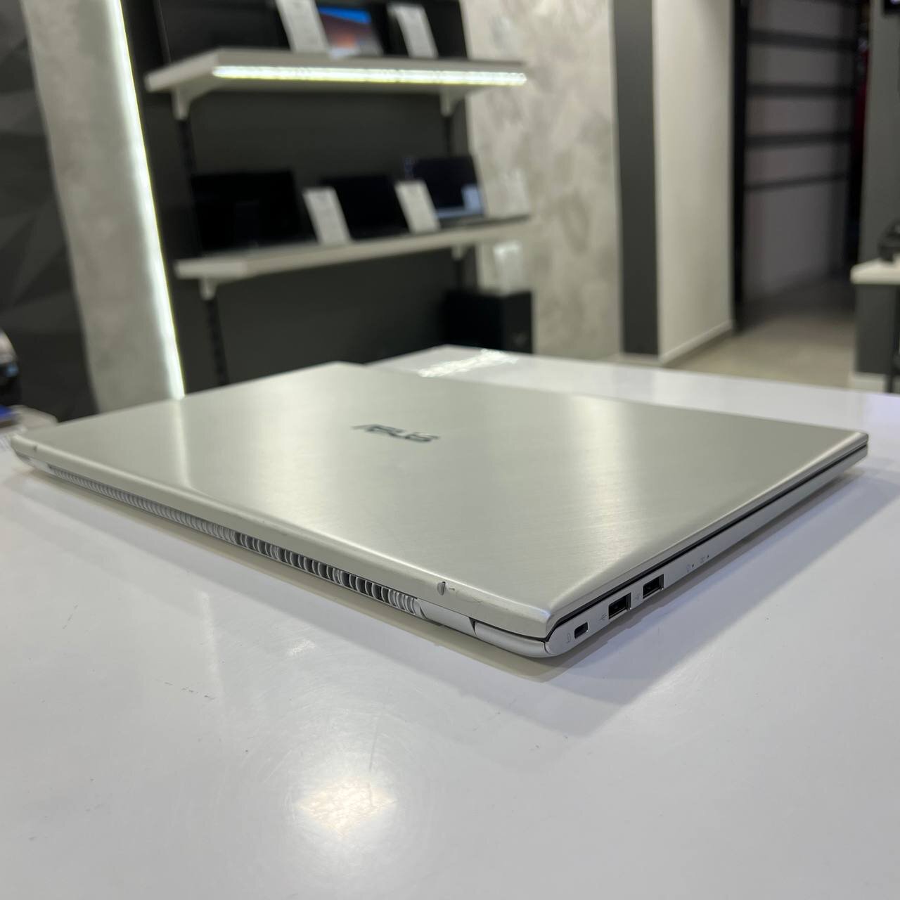 Asus VivoBook 17 K712E Intel Core i3-1115G4/16Gb/256Gb SSD/Win11 (вживаний)