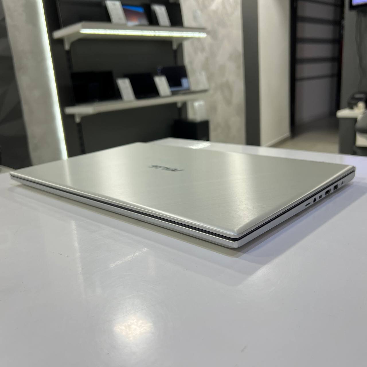 Asus VivoBook 17 K712E Intel Core i3-1115G4/16Gb/256Gb SSD/Win11 (вживаний)