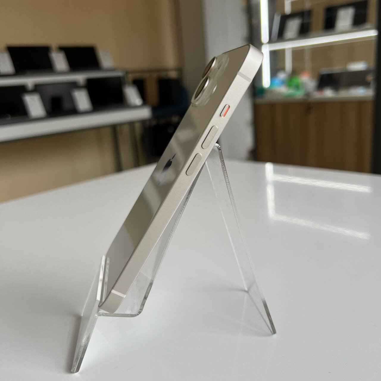 Apple iPhone 14 128 Gb Starlight (e-Sim) (вживаний)