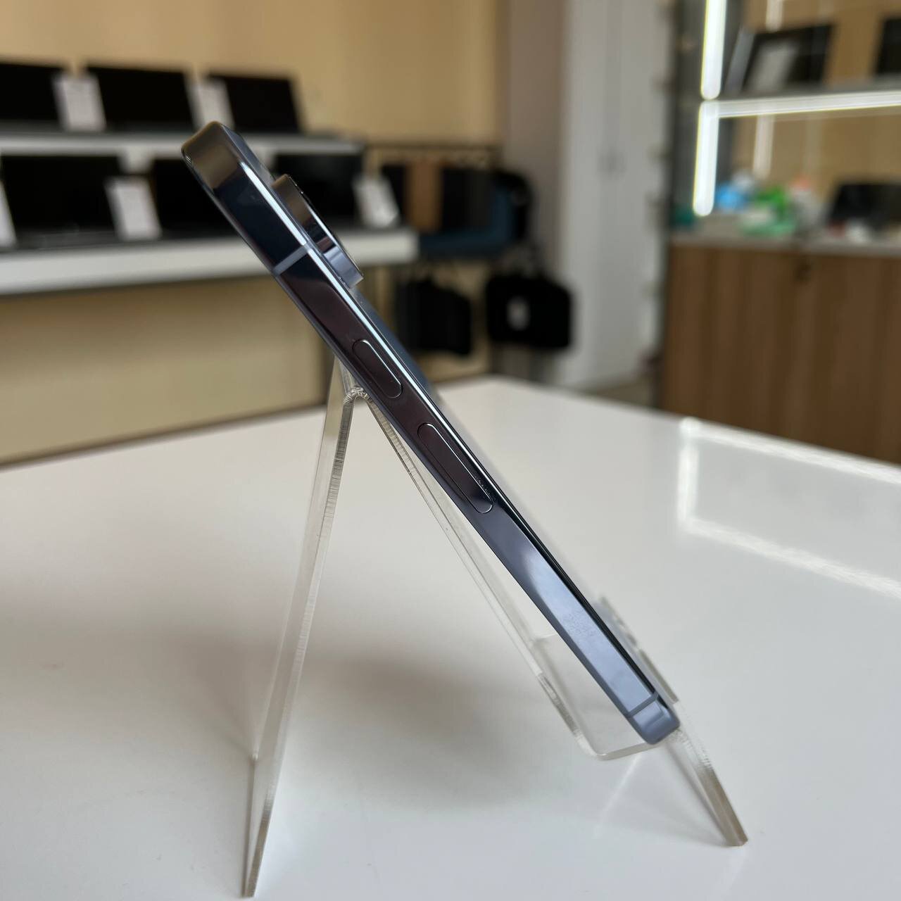 Google Pixel 10 Pro 16/128 Gb Moonstone Neverlock (e-Sim) (вживаний)