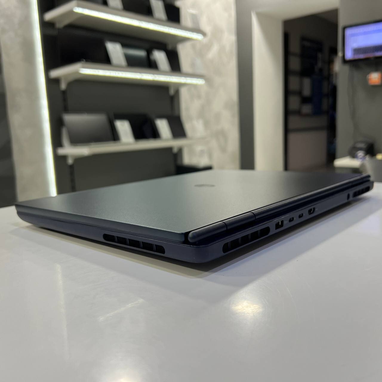 Dell Alienware 16 Aurora AC16250 Intel Core 5 210H/RTX4050 6Gb/16Gb/512Gb+512Gb SSD/Win11