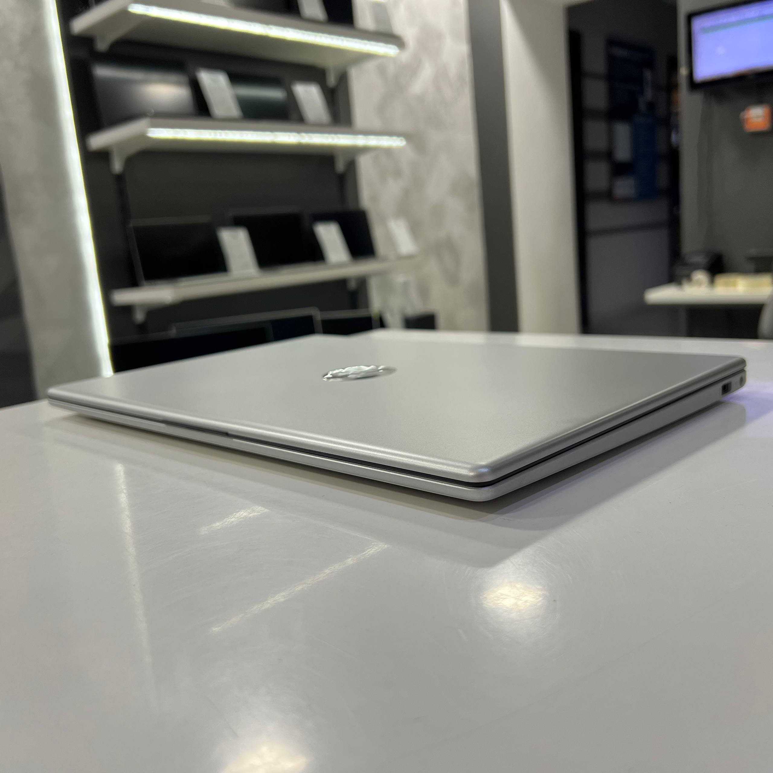 HP 15-FC0399NR Ryzen 3 7320U/8Gb/256Gb SSD/Win11 (вживаний)