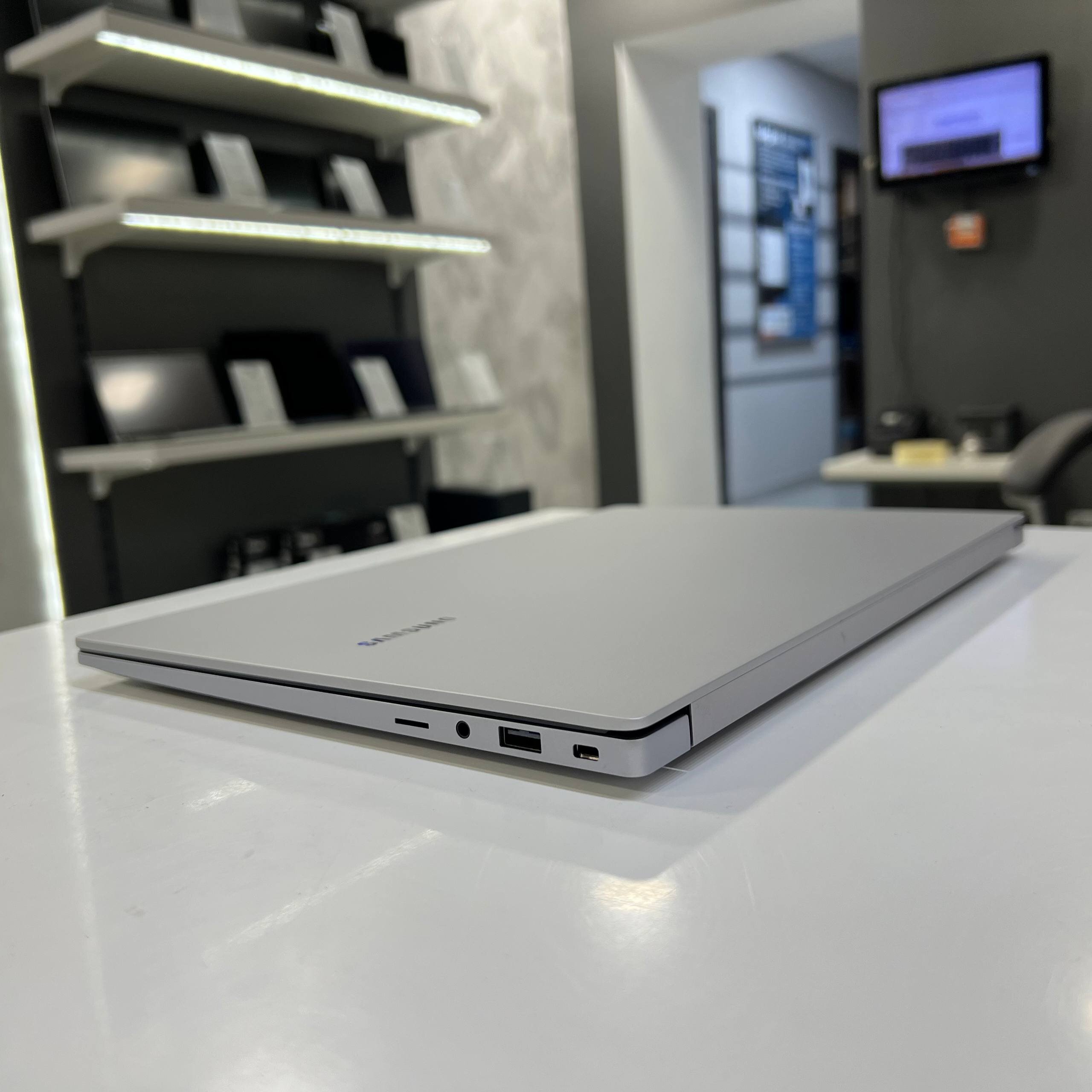 Samsung Galaxy Book 4 Intel Core 7 150U/16Gb/512Gb SSD/Win11 (вживаний)