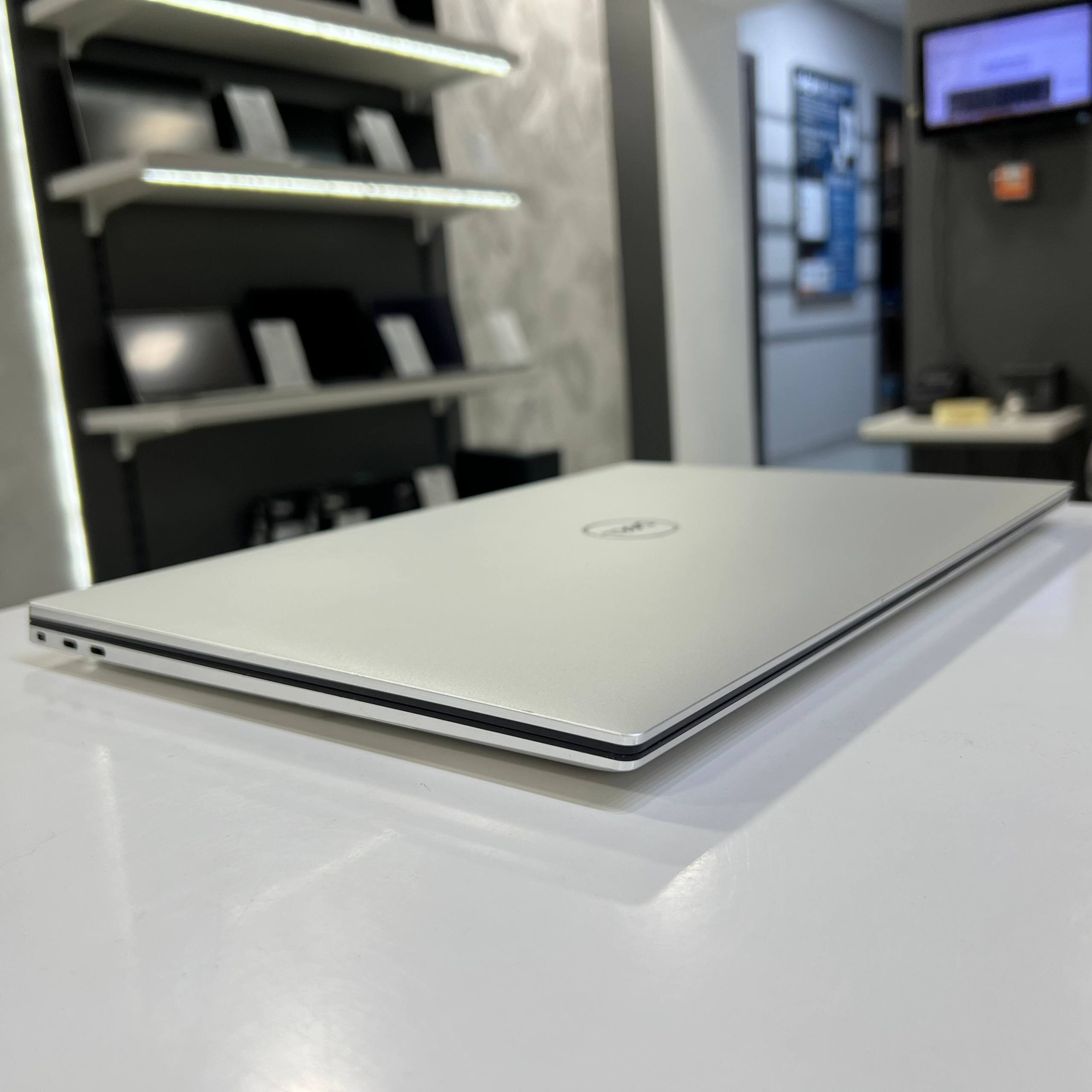 Dell XPS 9710 Intel Core i7-11800H/RTX3050 4Gb/16Gb/512Gb SSD/Win11 (вживаний)