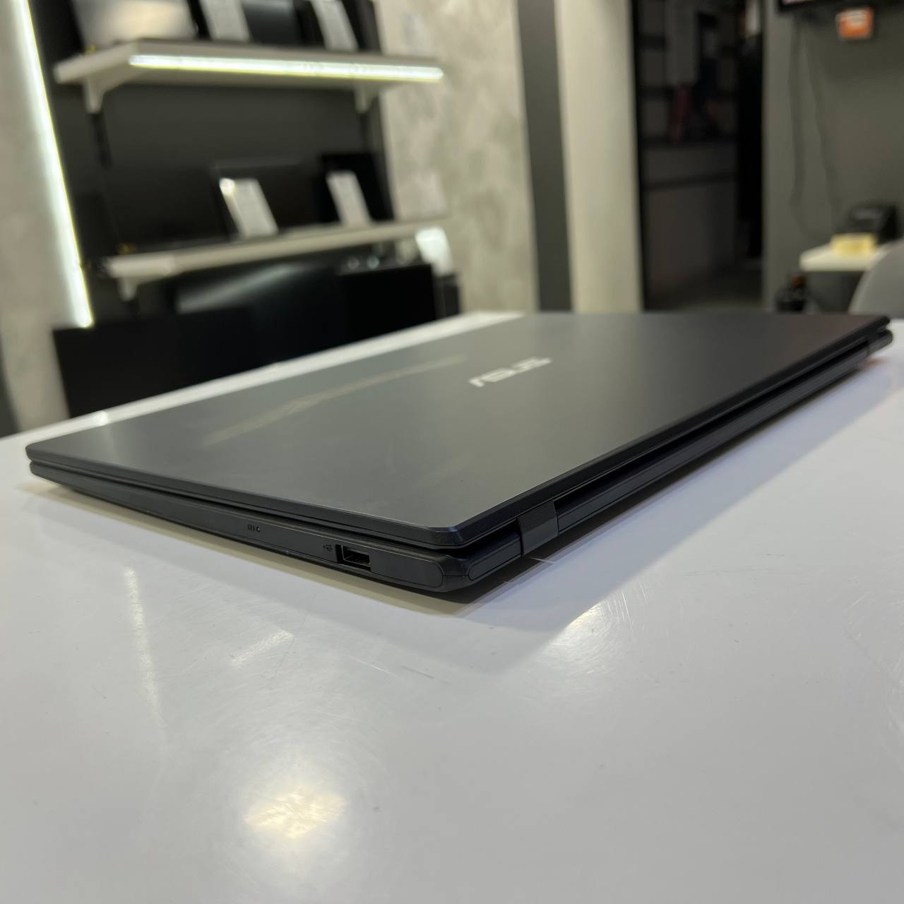 Asus VivoBook Intel Pentium Silver N5030/4Gb/128Gb SSD/Win11 (вживаний)