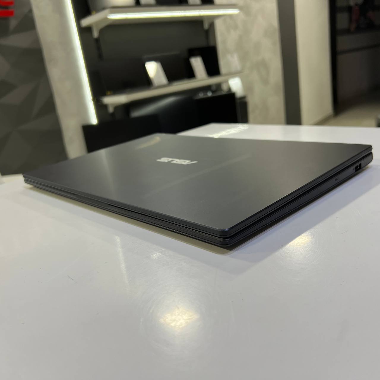 Asus VivoBook Intel Pentium Silver N5030/4Gb/128Gb SSD/Win11 (вживаний)