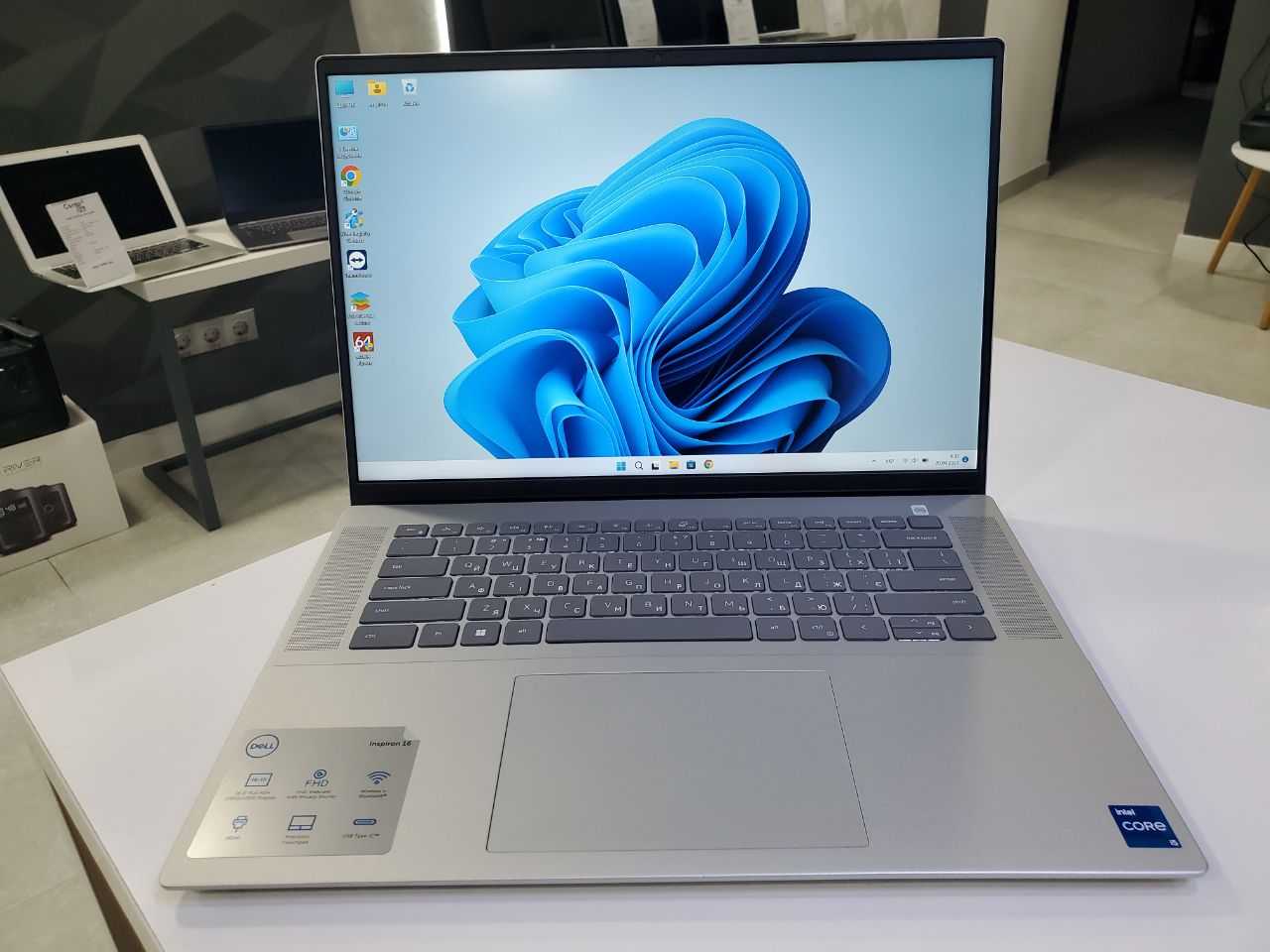 Dell Inspiron 5620 Intel Core i5-1235U/16Gb/512Gb SSD/Win11 (вживаний)