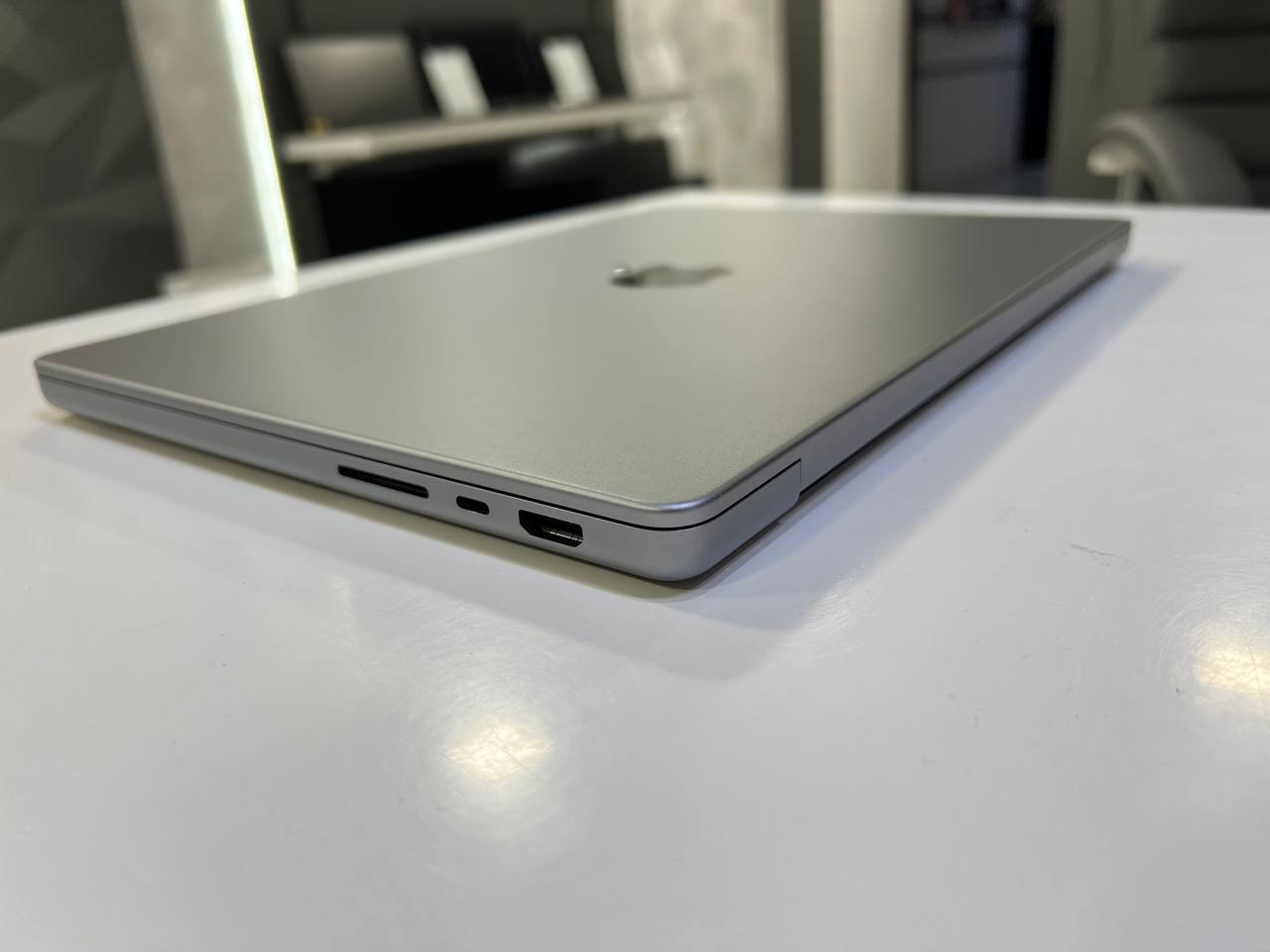 Apple MacBook Pro 14 A2442 (2021) Apple M1 Pro/16Gb/1Tb SSD/Sequoia (вживаний)