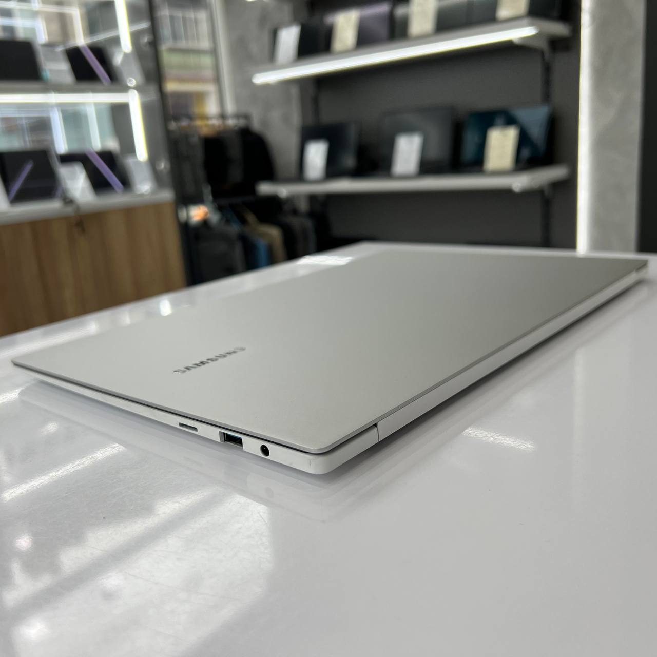 Samsung Galaxy Book Pro Intel Core i5-1135G7/8Gb/512Gb SSD/Win11 (вживаний)