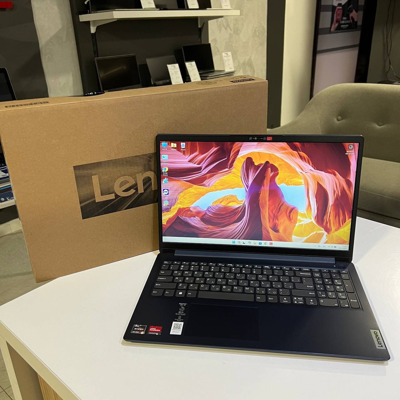 Lenovo IdeaPad 1 Ryzen 3 7320U/4Gb/128Gb SSD/Win11