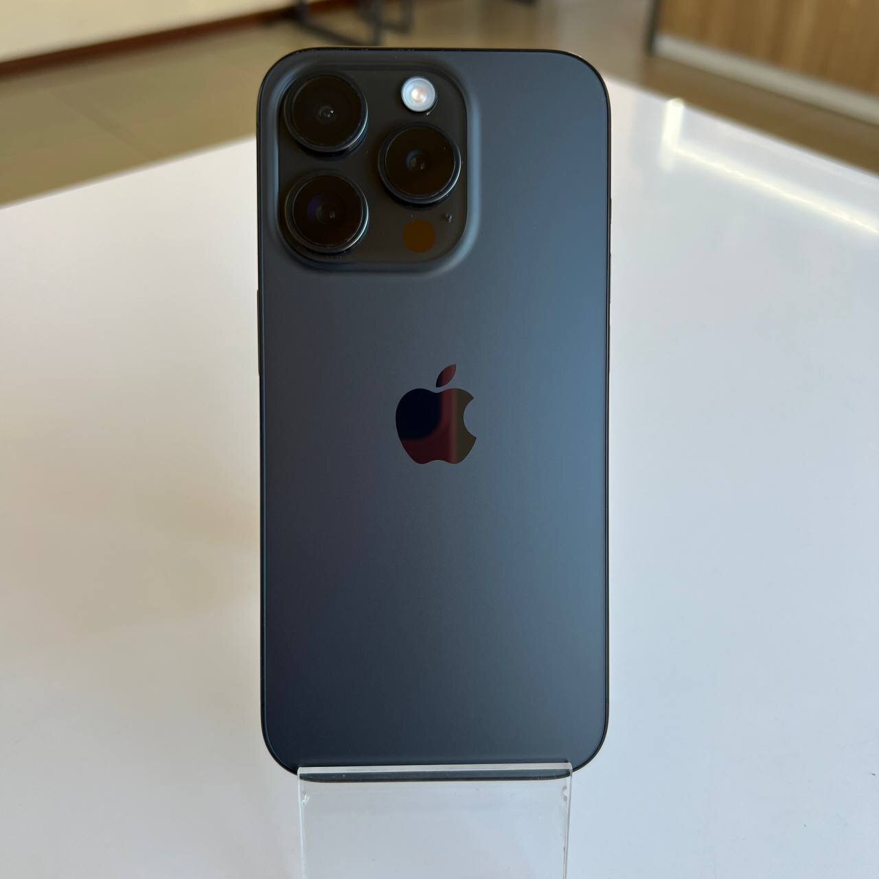 Apple iPhone 15 Pro 128 Gb Black Titanium (e-Sim) (вживаний)