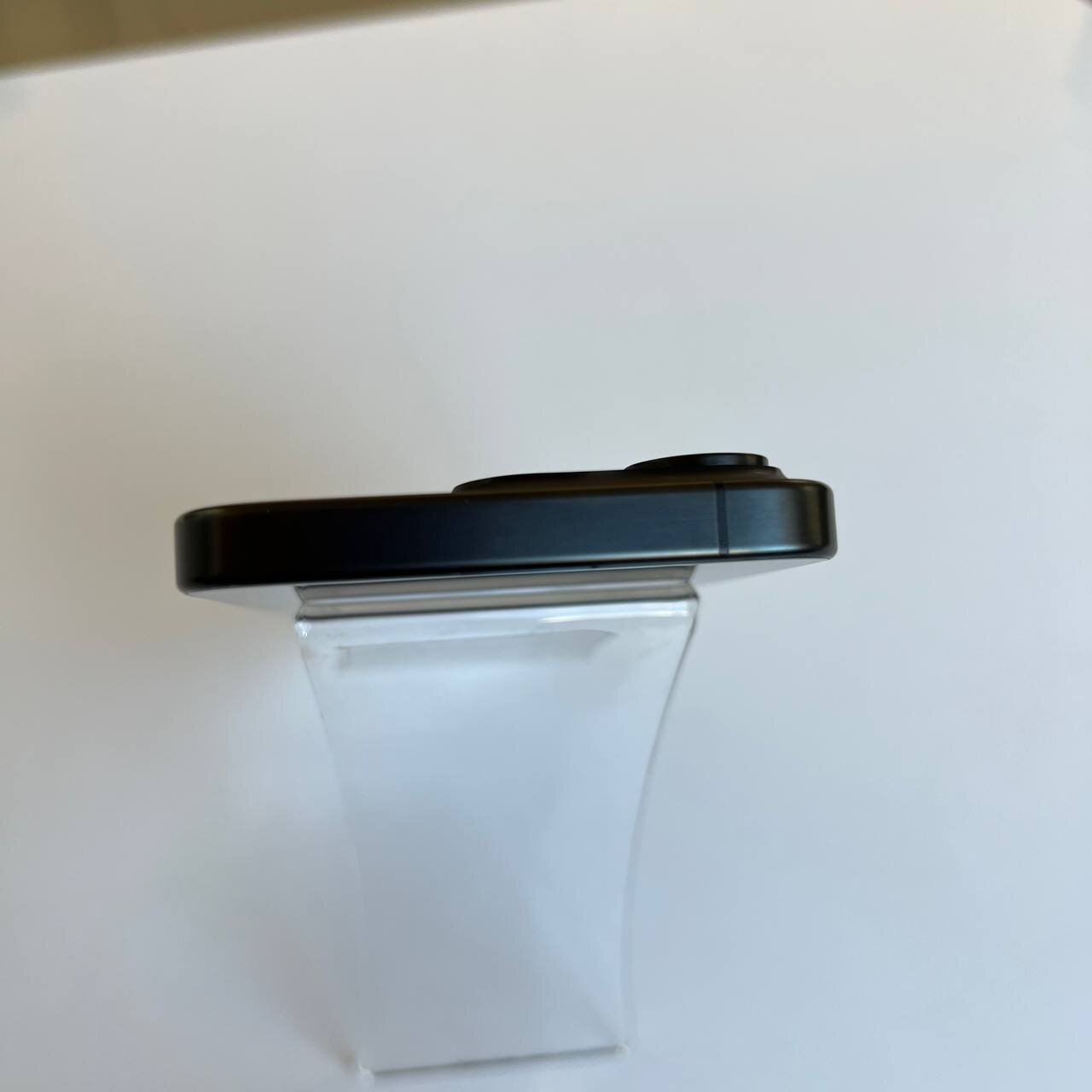 Apple iPhone 15 Pro 128 Gb Black Titanium (e-Sim) (вживаний)