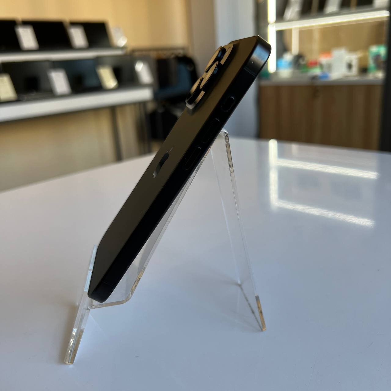 Apple iPhone 15 Pro 128 Gb Black Titanium (e-Sim) (вживаний)