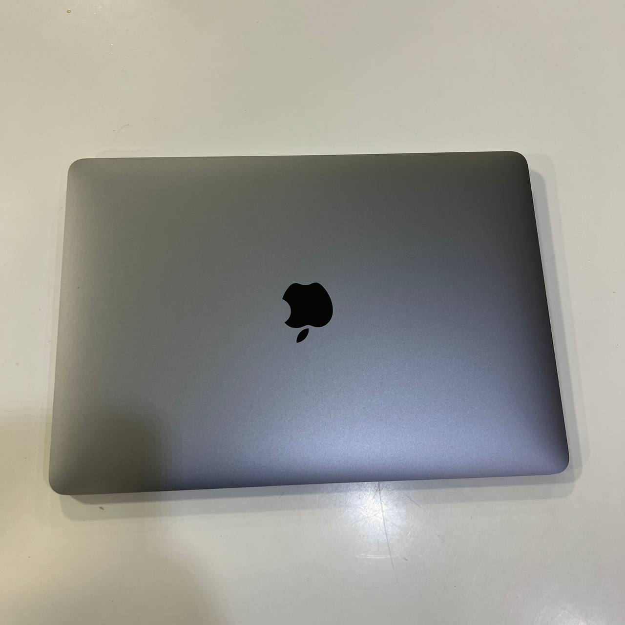 MacBook Air A2337 (2020) Apple M1/8Gb/256Gb SSD/Sequoia (вживаний)