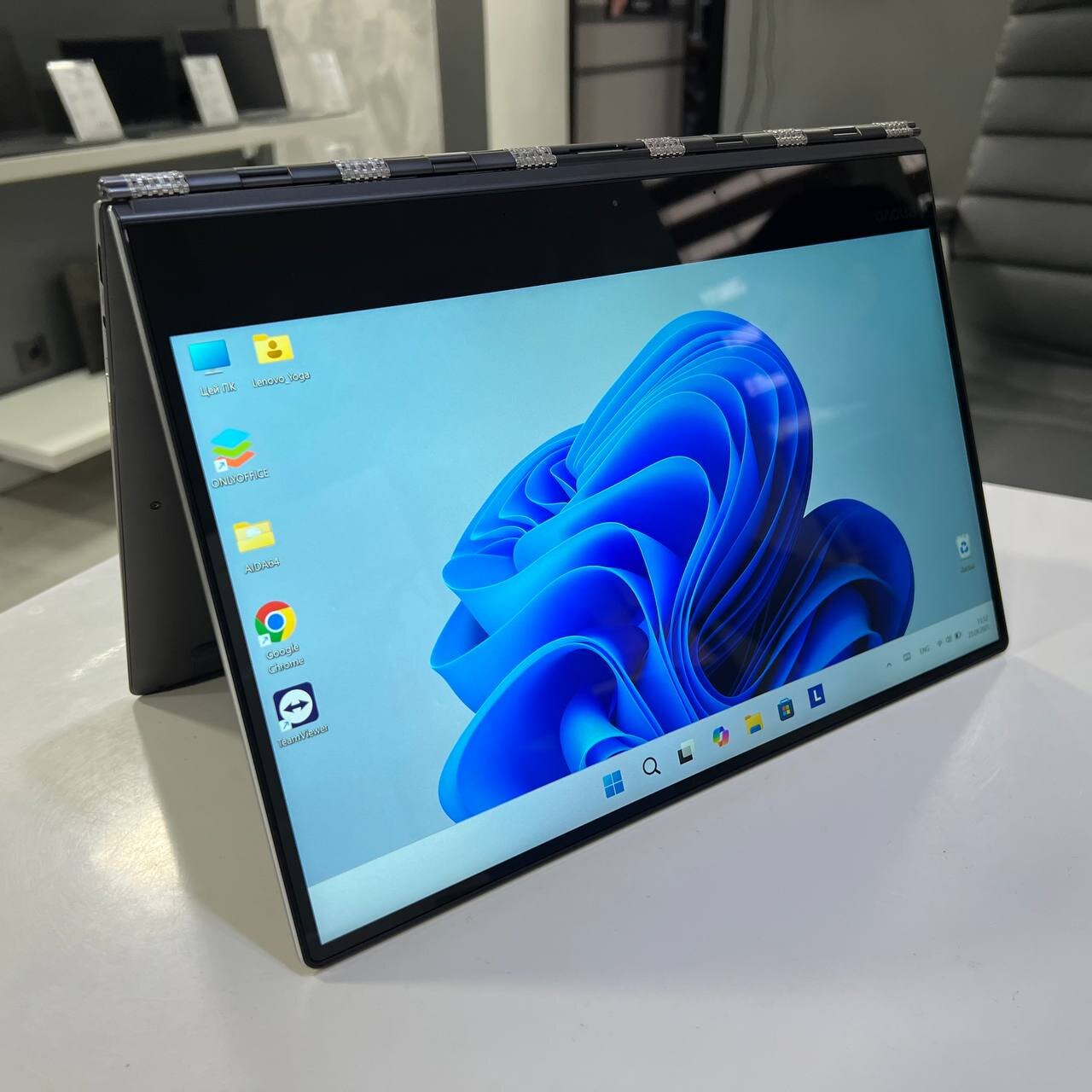 Lenovo Yoga 910-13IKB Intel Core i7-7500U/8Gb/256Gb SSD/Win11 (вживаний)