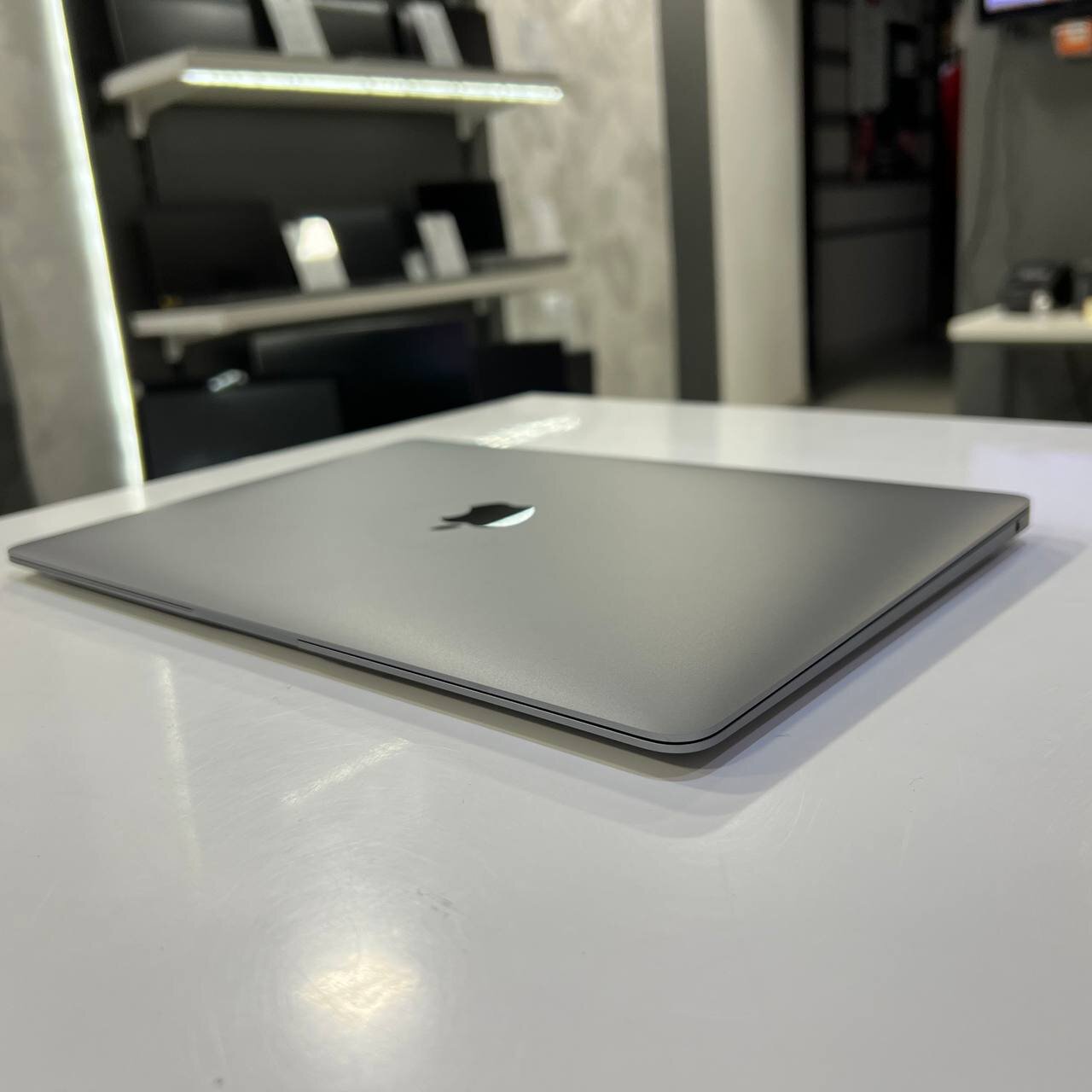 MacBook Air A2337 (2020) Apple M1/16Gb/512Gb SSD/Sequoia (вживаний)